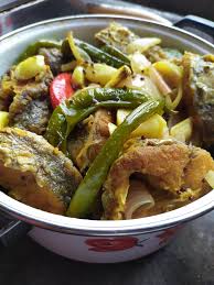 Banyak nelayan yang berburu mencari ikan tenggiri, hal ini dikarenakan harga ikan tenggiri lumayan mahal ditambah peminatnya juga cukup banyak. Resepi Ikan Tongkol Masak Cuka