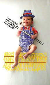 Maman Fait Des Dessins Sur Les Photos De Bebe 2tout2rien Photo Bebe Montage Photo Bebe Photographie De Bebe