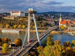 La slovaquie, découverte et sites touristiques de de nos jours, tout voyage en slovaquie passe par la capitale bratislava, directement établie sur le. Elections Europeennes Douze Choses A Savoir Sur La Republique Tcheque Et La Slovaquie
