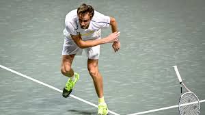 Alexander began playing tennis at age 2 with his father stanislav. Oo7lr4yujflrrm