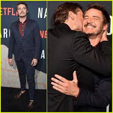 Pin By Olivia Doyle On Physique Pedro Pascal Pedro Premiere