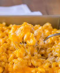 From creamy baked macaroni and cheese to stovetop versions with bacon a simple white sauce where you add cheese and a few other flavors with macaroni and a potato chip crust. Baked Mac And Cheese Recipe Dinner Then Dessert