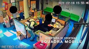 La scheda di banca banco di sardegna in via cagliari, 460 a oristano, con i relativi abi e cab. Rapina Alla Banca Di Arborea A Oristano Preso Il Bandito Sardegna Ansa It