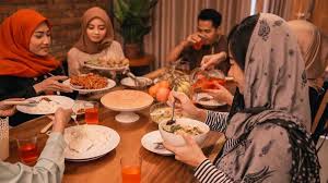 Saya mau bertanya, bagaimanakah doa untuk mendoakan orang yang mengundang kita untuk buka bersama atau orang yang memberi kita hidangan berbuka?. Bacaan Doa Berbuka Puasa Ramadhan Yang Benar Bahasa Arab Artinya Tirto Id