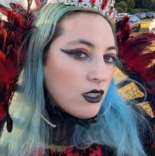 Is it wrong to leave a teammate to escape in Dead by Daylight?