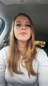 Amanda Adler's Instagram, Twitter & Facebook