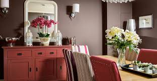 Oyster white accents add a layer of complexity to the thriving green. Best Dining Room Paint Colors This Old House