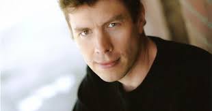 Sexting, cuddling with student, a teenage girl, did not cost teacher his job