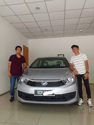 Membincangkan permasalahan marhaen mustad'afin dari sudut pandang politik, sosial dan ekonomi dengan prejudis terhadap pihak kayangan dan elitis. Afifah Car Dealer Carafifah Twitter