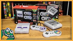 También conocida como super nintendo classic mini, se trata de una versión reducida o en miniatura de super nintendo, la consola de 16 bits que la compañía nipona lanzó originalmente en 1992 en europa. Snes Classic Edition Us And Eu Versions Unboxing And Overview Youtube