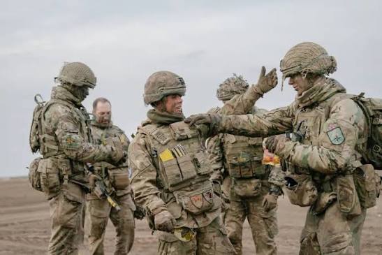 UK set to call up 95,000 retirees as Russia tensions rise The UK is set to call  up 95,000 retired military personnel as part of preparations for a  potential war with Russia,