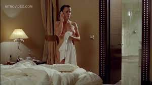 Экранизация бестселлера криса райана, который 10 лет провел в спецподразделении и лично уничтожал террористов. Natalia Avelon Strike Back 2010 Celebs Roulette Tube