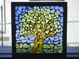 Mosaic Made From Broken Wine And Beer Bottles By Artist Robyn Dettling Madson Use Beach Clean Up Plastic Pieces Broken Glass Art Mosaic Broken Glass Mosaic