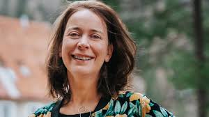 Wie is kandidaat Adrienne van Winter vol liefde seizoen 2? – B&B vol reizen