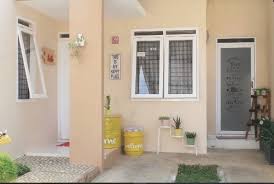 Kata siapa membuat taman yang indah di rumah kita harus di kerjakan oleh tukang pembuat taman yang ahli atau biasa kita kenal sebagai seorang lanskaper, jika anda banyak uang. Cara Mengatur Perabotan Di Rumah Mungil Tipe 36 A La Kanyaka Apsari Nggak Percaya Bisa Jadi Longgar Begini