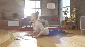 Sie reichen von schweren und anstrengenden asanas zu sehr einfachen und entspannenden. Yoga Zuhause Lernen Uber 650 Yoga Videos Fur Anfanger