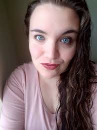 Hey lovelies! I'm a little obsessed with father of the bride (1991  version!) at the minute and would love to know lip colours that are a good  match for this one 💋💄