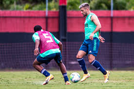 And he is 173cm tall. Recovered From Injury Arrascaeta Scores A Goal In A Flamengo Training Game Against An Under 17 Team Flamengo Time24 News