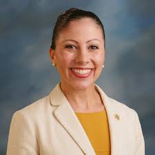 Elisa Porras's Instagram, Twitter & Facebook