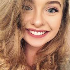 Taryn Shaver's Instagram, Twitter & Facebook