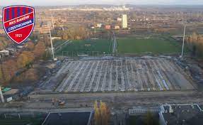 Raków częstochowa is a polish football club based in częstochowa, in southern poland. Zycie Czestochowy I Powiatu Pko Ekstraklasa Rakow Czestochowa Zagra Z Wisla Krakow Video Z Budowy Stadionu Zycie Czestochowy I Powiatu
