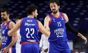 Daha sonra ise pınar karşıyaka altyapısına geçti. Sertac Sanli Nin Real Madrid Karsisindaki Ilk Mac Performansi Video