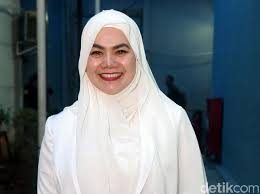 Tidak terkecuali mom sarita abdul mukti yang. Penampilan Sarita Tanpa Hijab Yang Bikin Heboh