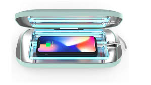 Yes, charge your phone by connecting a charging cord to your phone and then plugging it into the universal usb port on the back of the phonesoap unit. Phonesoap Review 2021 How To Clean Your Cellphone Safely And Effectively Hgtv