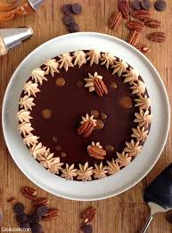 Brownie Tres Chocolat Chantilly Au Praline Et Inclusions De Caramel Au Beurre Sale Cecilecooks Dessert Caramel Au Beurre Caramel