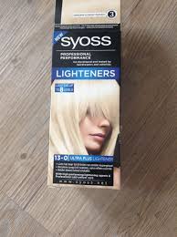 When you purchase this hair bleach kit, you will get eighty volumes of hair bleach and the prepare to dye clarifying shampoo. Bleach Hairdye101