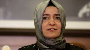 Yabancı uyruklu bir öğrenci olarak mehmet alioğlu adıyla bir süre i̇stanbul i̇mam hatip lisesi'nde öğrenim gördü. Niederlande Schieben Ministerin Ab Das Sagt Fatma Betul Sayan Kaya Stern De