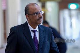 Tan sri abdul gani patail enggan mengulas lanjut berhubung afidavit yang diikrarkan oleh beliau berkaitan pendakwaan kes rasuah dan penggubahan wang tan sri abdul gani patail menjelaskan dua akaun bank atas nama perdana menteri datuk seri najib tun razak di ambank islamic tidak. Najib Arah Gani Patail Dipecat