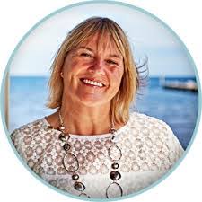 Jayne Leach's Instagram, Twitter & Facebook