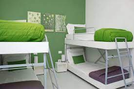 Il letto a castello non è prerogativa dei ragazzi oppure una sistemazione provvisoria, ma una realtà in rapida diffusione, anche quando si parla di letto matrimoniale a castello. Letto A Castello Matrimoniale Intelligent System Vivilospazio Mobili Trasformabili