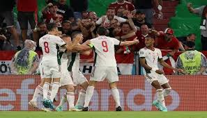 تنطلق اليوم مباراة بين منتخب انجلترا صاحب الارض والجمهور ومستضيف لقاء اليوم علي راضيه ملعبه من امام نظيرة. Zqq5maah7y0zvm