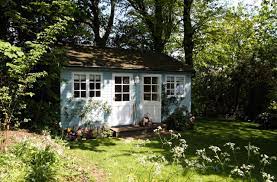 The property forms part of a pocket of three houses, the principal one being glen. Tiny And Small Houses Minihauser Auf Der Isle Of Wight Tiny And Small Houses