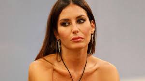 Elisabetta gregoraci umiliata pubblicamente per via di una foto con il figlio nathan falco, nato dalla relazione con flavio briatore. Elisabetta Gregoraci Lascia Il Gf Ma Il Figlio Nathan E Con Flavio Briatore