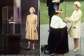 Fashioning A Reign 90 Years Of Style From The Queen S Wardrobe At Buckingham Palace Shows Off Almost 80 Of The Q Queen Outfit Royal Family Fashion Queen Dress