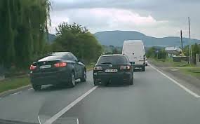 Stai acolo si eventual il ajuti sa repare masina? Video Bmw Ul Lui Arsene DepÄƒÈ™ire CriminalÄƒ MaÈ™ina Aghiotantului NiÈ›Äƒ AceeaÈ™i ManevrÄƒ Atacul Ro