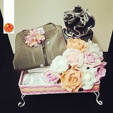 Baju kemeja pria lengan panjang warna gray yang didesain model terkini paling terbaru. 30 Ide Keren Gubahan Baju Melayu Untuk Hantaran Lamaz Morradean