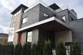 Here are the best exterior house colour schemes plus an expert's tips for how to choose the best outdoor while it's hard to top classic schemes like a warm white, contemporary light greys or even are there dominant bricks or stone that you need to really work with in regards to undertones? Dark Grey Modern Home Exterior