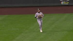 El béisbol es transmitido al aire por radio y por la televisión y recientemente por internet en norteamérica (canadá, estados unidos y méxico) y en otros países del mundo. Atleticos Anuncia Al Lanzador Que Se Enfrentara A Luis Severino En El Juego Del Comodin