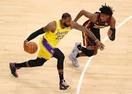 Pour cam reddish, malheureusement, le mal est fait : La Lakers 107 99 Atlanta Hawks Twitter Erupts After Lebron James Dominates In The Clutch Again