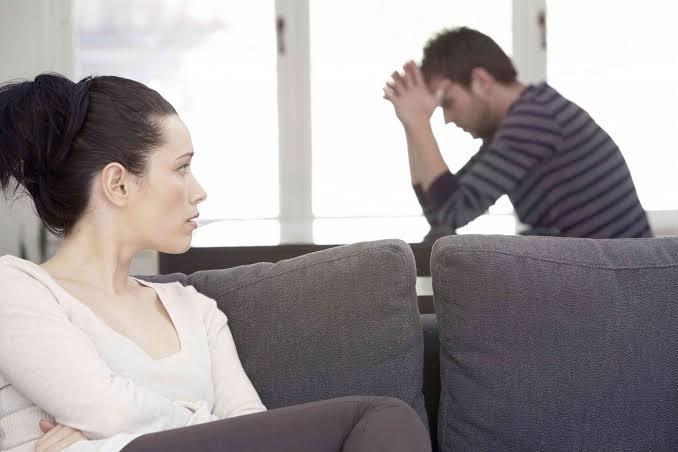 Anxiety In Relationships: Signs, Effects, and Ways to Cope