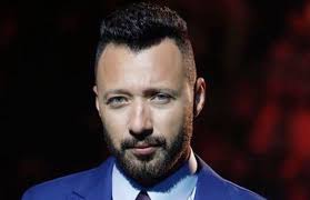 أحمد فهمي مظهر كويس/ مفتاح. Ø£Ø­Ù…Ø¯ ÙÙ‡Ù…ÙŠ ÙŠØ¤Ø¯ÙŠ Ø¯ÙˆØ± Ø§Ù„Ø®Ø§Ø¦Ù† Ù„Ø«Ø§Ù†ÙŠ Ù…Ø±Ø© ÙÙŠ Ø£Ù†Ø§ Ø´Ù‡ÙŠØ±Ø© Ø£Ù†Ø§ Ø§Ù„Ø®Ø§Ø¦Ù† Ø¨ÙˆØ§Ø¨Ø© Ø§Ù„Ø£Ù‡Ø±Ø§Ù…