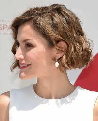 beste lockige kurze frisuren 15 bilder lockige kurze frisuren frisuren kurze lockige frisuren