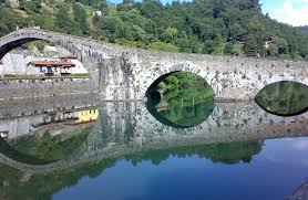 Beside the lima river at la villa is the lovely walkway dedicated to the english poets, elizabeth barrett and robert browning, who spent a few summers in bagni di lucca in the 1800s. Bagni Di Lucca Dreavel