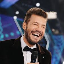 May 19, 2021 · pero antes de que marcelo tinelli diera por inaugurada la primera ronda de cubo al cuadrado, llegó el momento de presentar a los miembros del jurado, que en este caso serán los que tendrán en sus manos no solo la calificación, sino la decisión de quién queda afuera de la competencia. Se Aplico Botox La Foto De Marcelo Tinelli De La Que Todos Hablan Mdz Online