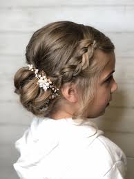 Flower Girl Hair In 2020 Flower Girl Hairstyles Girls Updo Hairstyles Flower Girl Hairstyles Updo