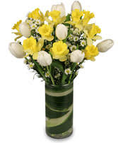 Proudly serves longview and the surrounding areas. Season S Greetings Arrangement In Longview Tx The Flower Peddler Inc